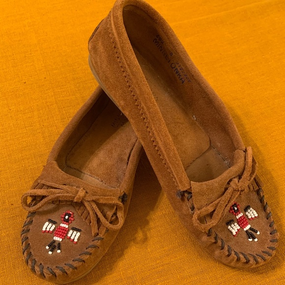 Minnetonka Shoes - Leather Moccasin